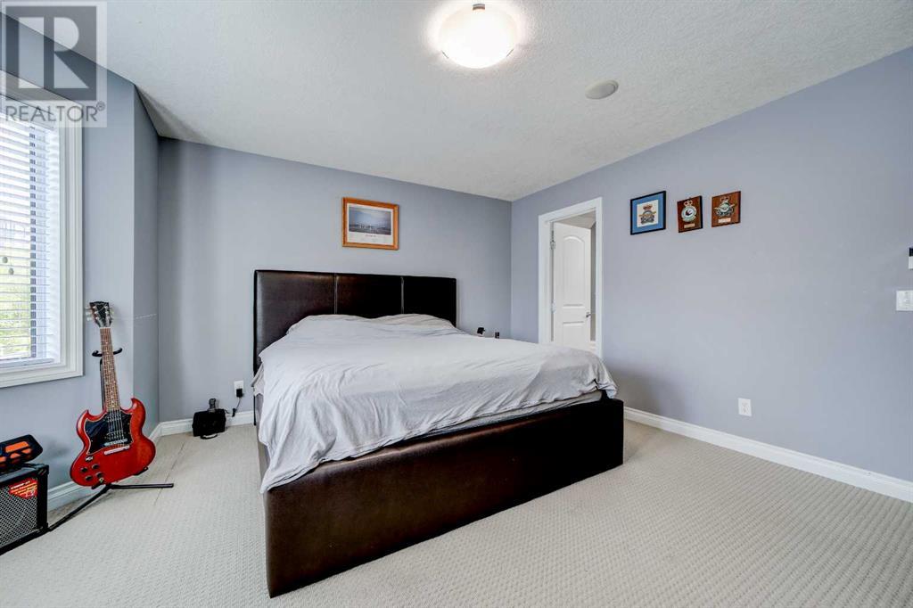Single Family House for Sale in #   Avenue NE Tuxedo Park Calgary 