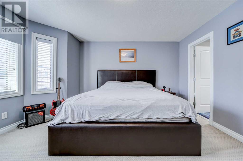 Single Family House for Sale in #   Avenue NE Tuxedo Park Calgary 