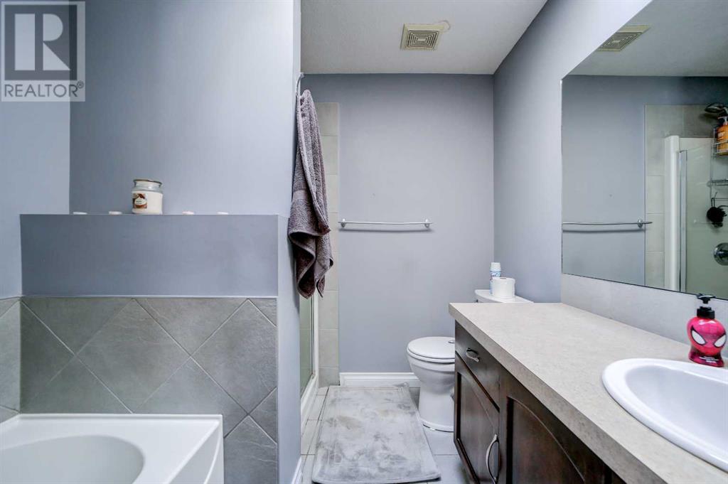 Single Family House for Sale in #   Avenue NE Tuxedo Park Calgary 