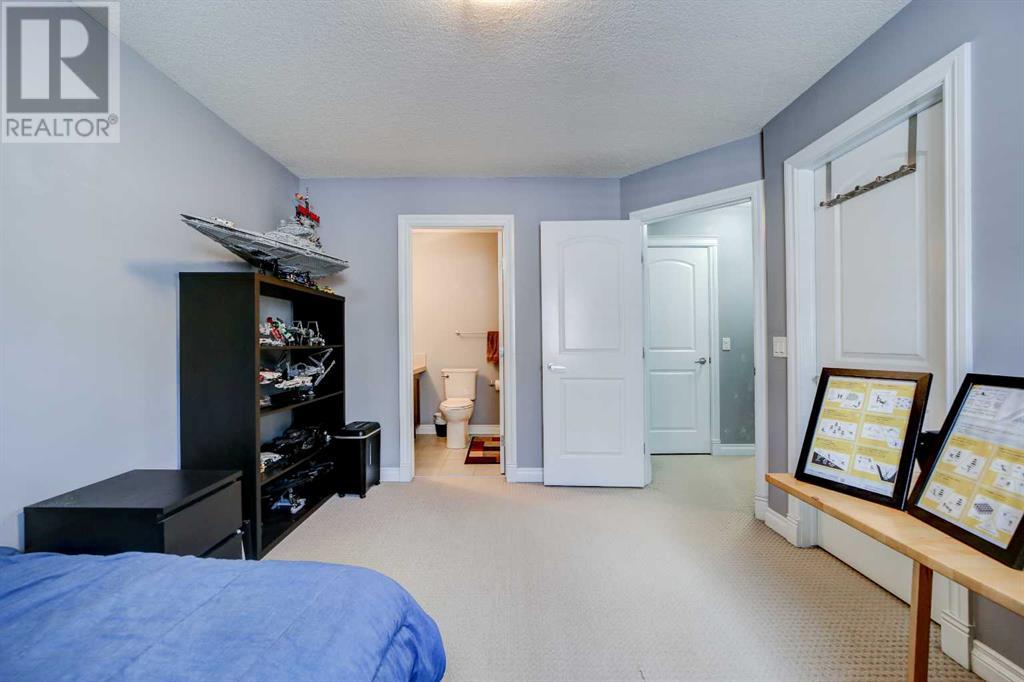 Single Family House for Sale in #   Avenue NE Tuxedo Park Calgary 