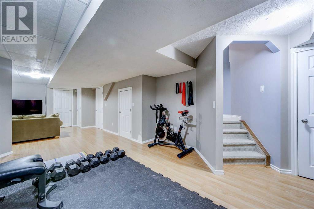 Single Family House for Sale in #   Avenue NE Tuxedo Park Calgary 