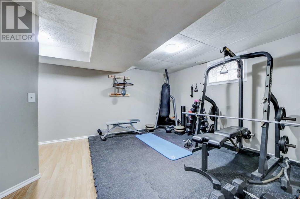 Single Family House for Sale in #   Avenue NE Tuxedo Park Calgary 