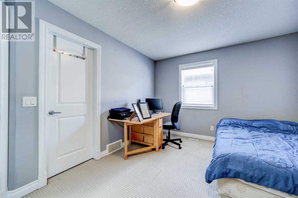 Single Family House for Sale in #   Avenue NE Tuxedo Park Calgary 
