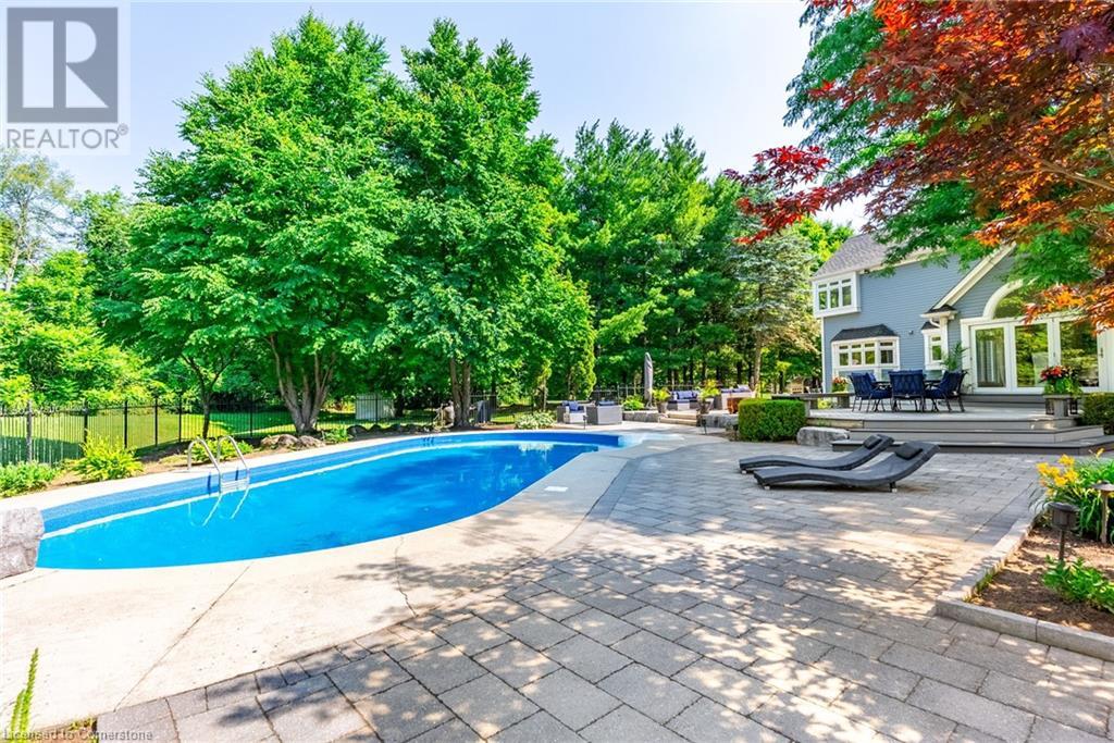 Photo 12 of 6618 Carriage Trail, Burlington ON