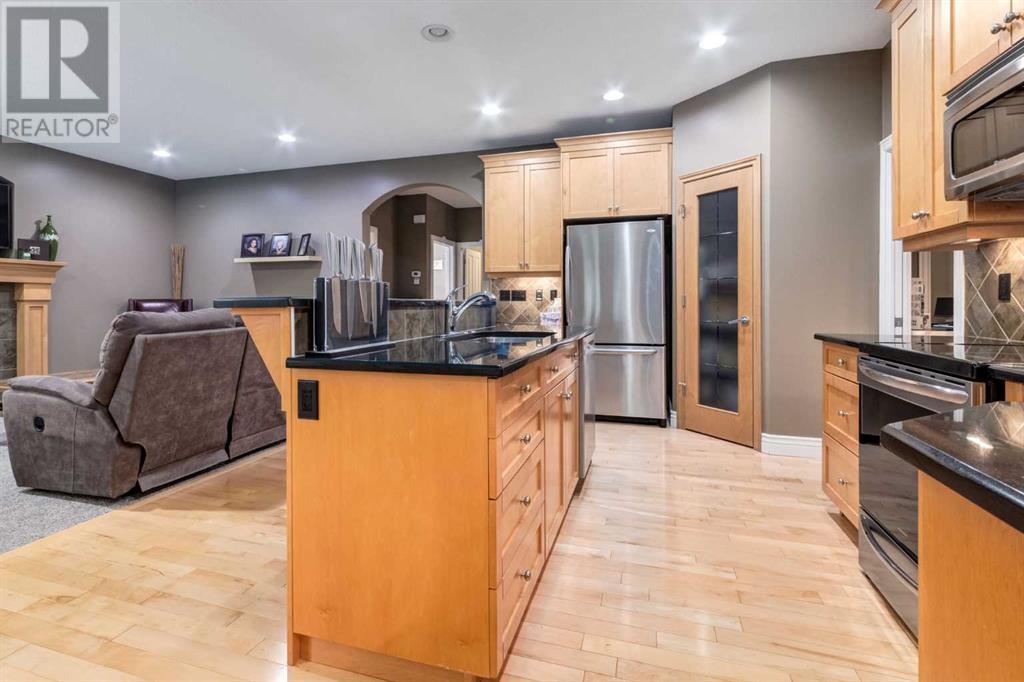 Single Family House for Sale in  Tuscany Glen Park NW Tuscany Calgary 