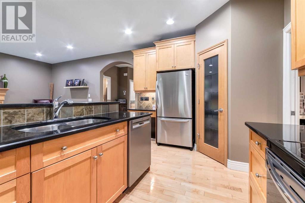 Single Family House for Sale in  Tuscany Glen Park NW Tuscany Calgary 