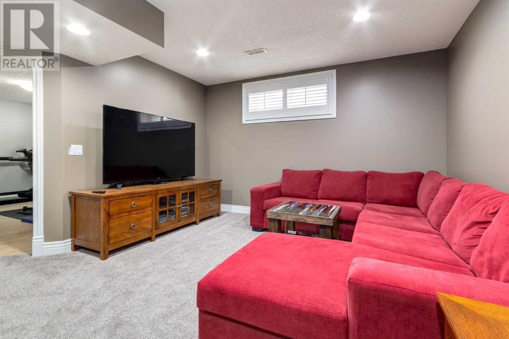 Single Family House for Sale in  Tuscany Glen Park NW Tuscany Calgary 