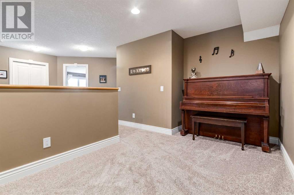 Single Family House for Sale in  Tuscany Glen Park NW Tuscany Calgary 