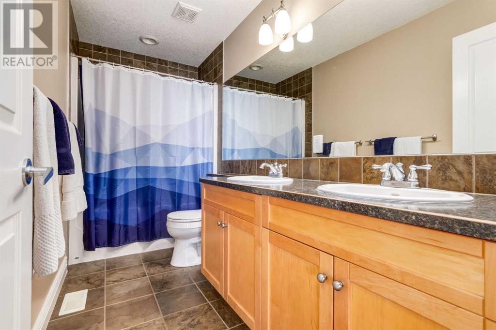Single Family House for Sale in  Tuscany Glen Park NW Tuscany Calgary 