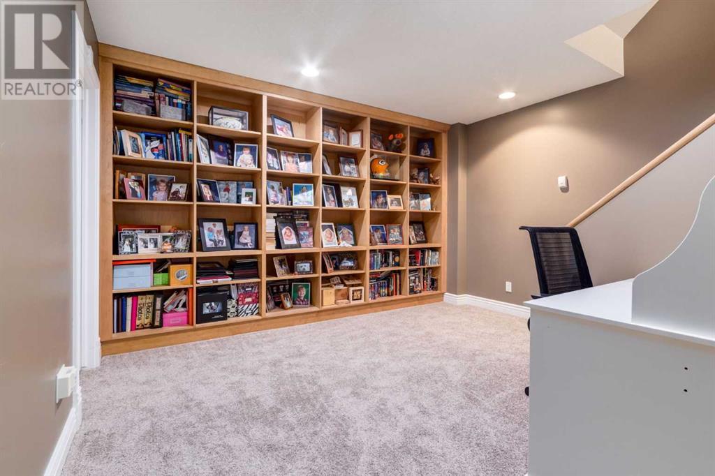 Single Family House for Sale in  Tuscany Glen Park NW Tuscany Calgary 