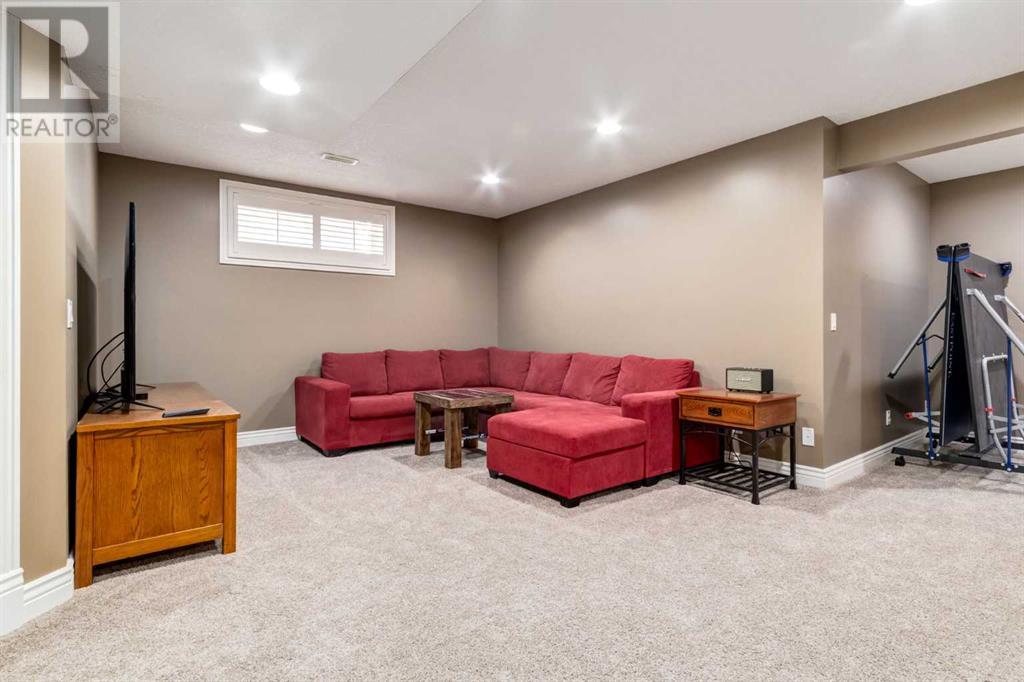 Single Family House for Sale in  Tuscany Glen Park NW Tuscany Calgary 
