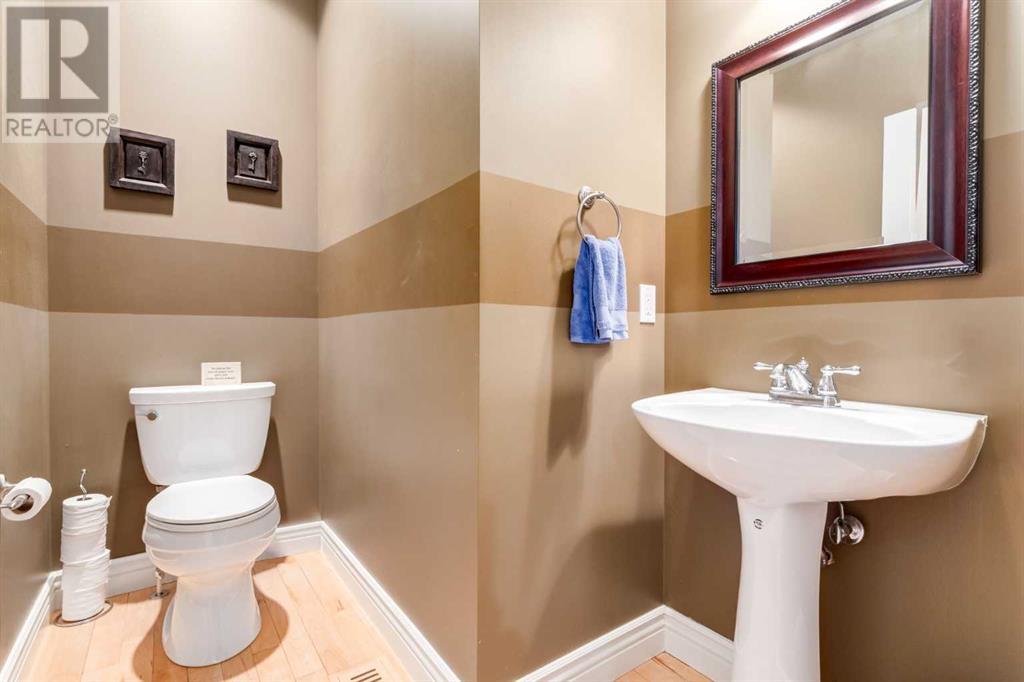 Single Family House for Sale in  Tuscany Glen Park NW Tuscany Calgary 