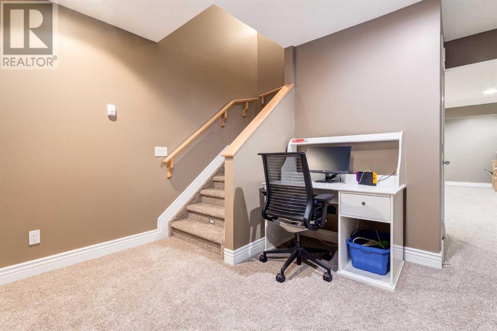 Single Family House for Sale in  Tuscany Glen Park NW Tuscany Calgary 