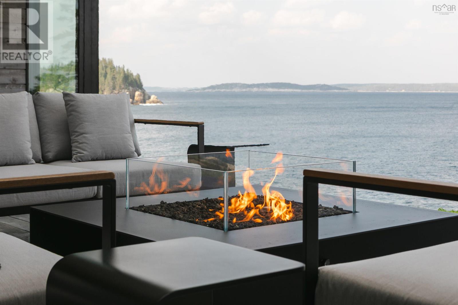 Property 41 of 51 of 38 Island Watch Run