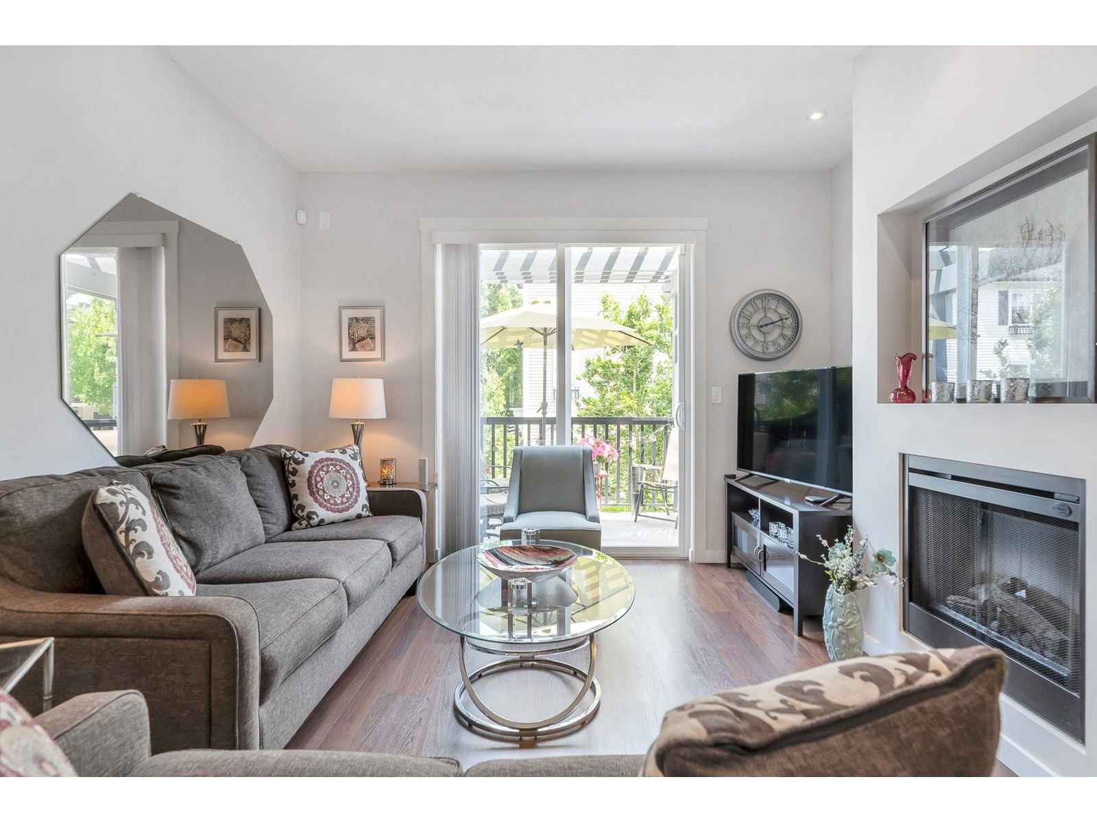 Photo 9 of 52 7238 189 Street, Surrey BC
