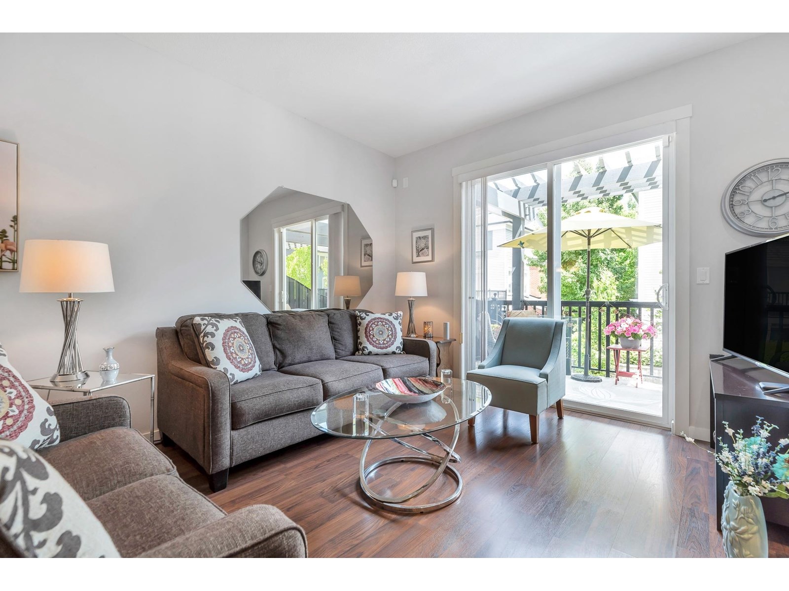 Photo 8 of 52 7238 189 Street, Surrey BC