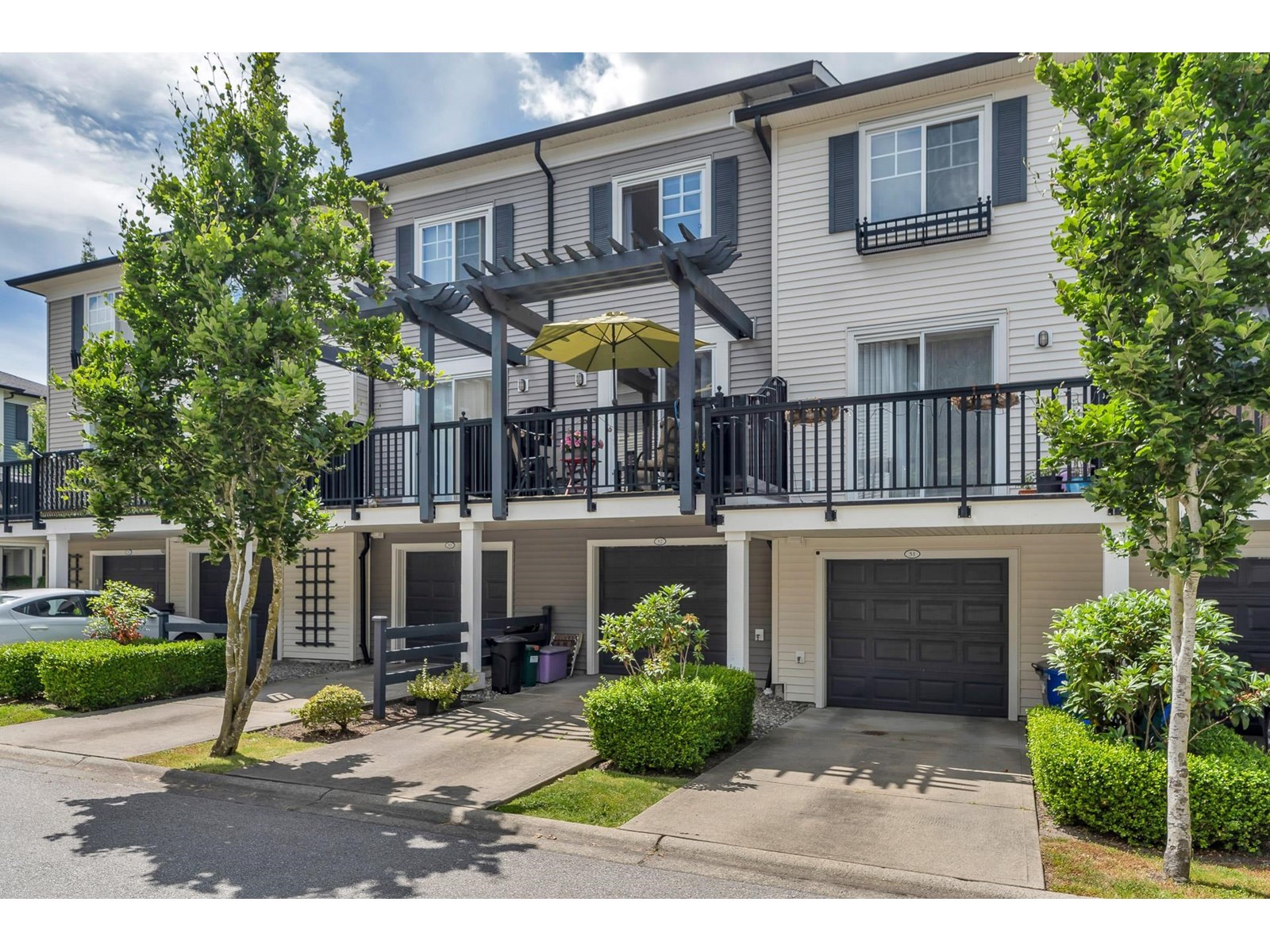 Photo 37 of 52 7238 189 Street, Surrey BC