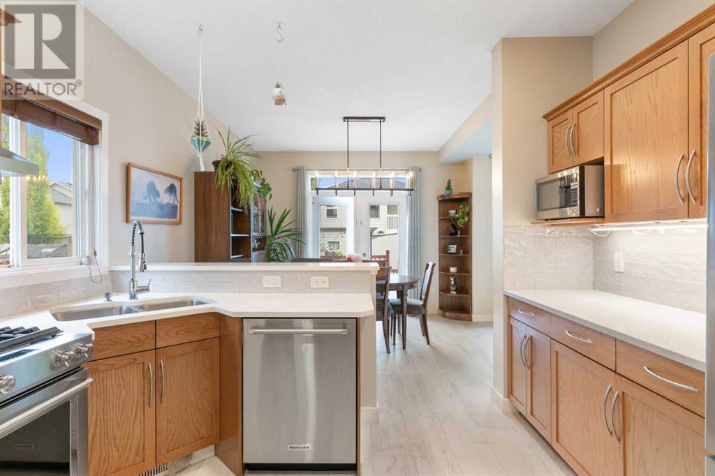 Single Family House for Sale in  Tuscany Ridge Mews NW Tuscany Calgary 