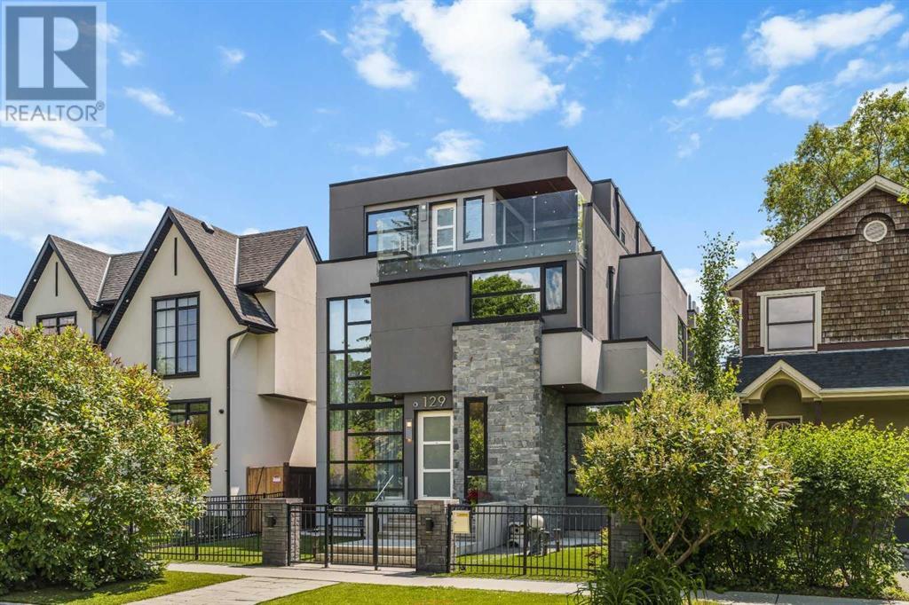 Single Family House for Sale in   Avenue NW Crescent Heights Calgary 