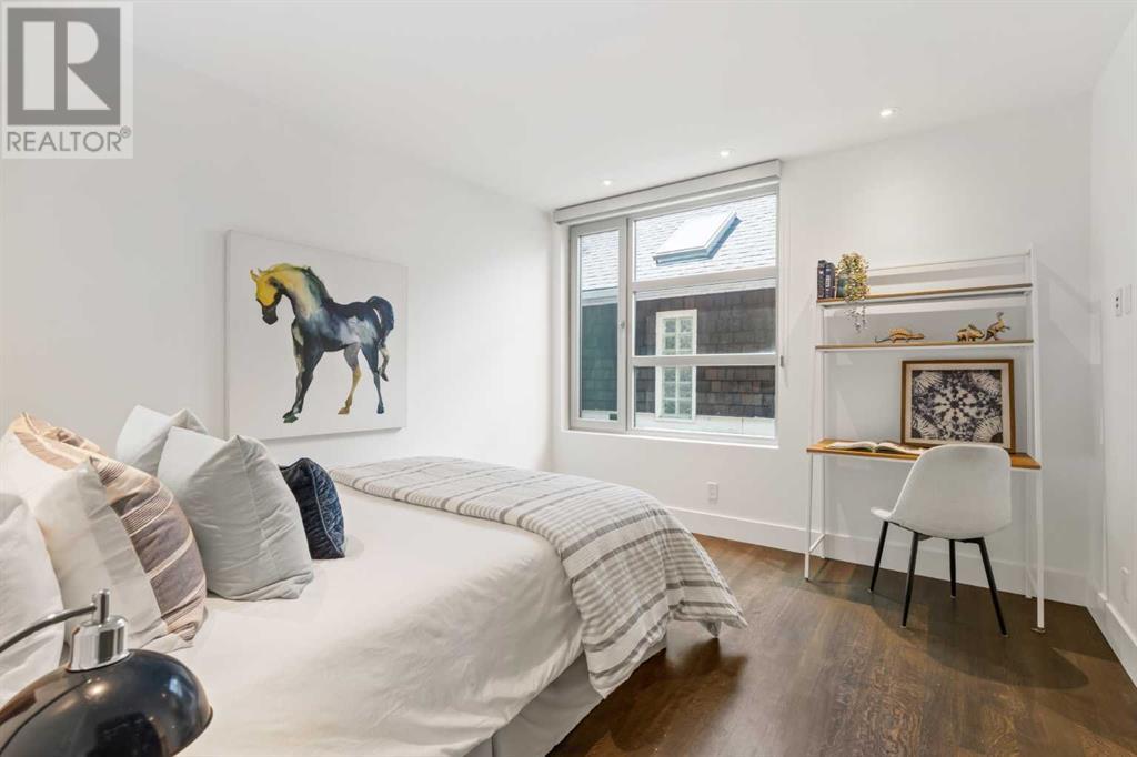 Single Family House for Sale in   Avenue NW Crescent Heights Calgary 