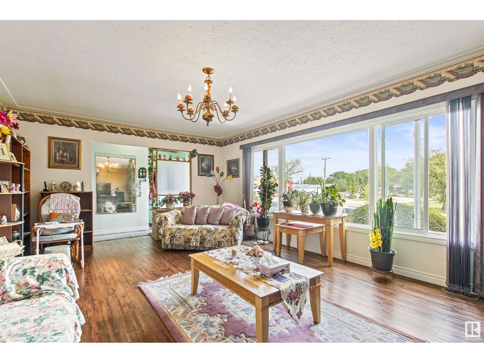 Photo 14 of 11632 Groat Rd Nw, Edmonton AB