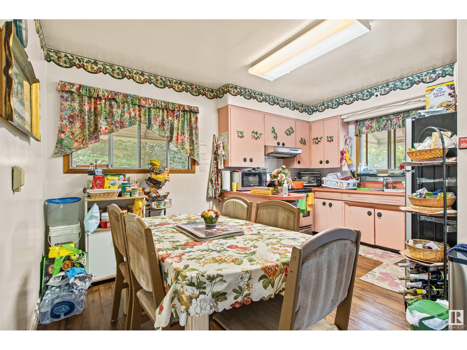 Photo 18 of 11632 Groat Rd Nw, Edmonton AB