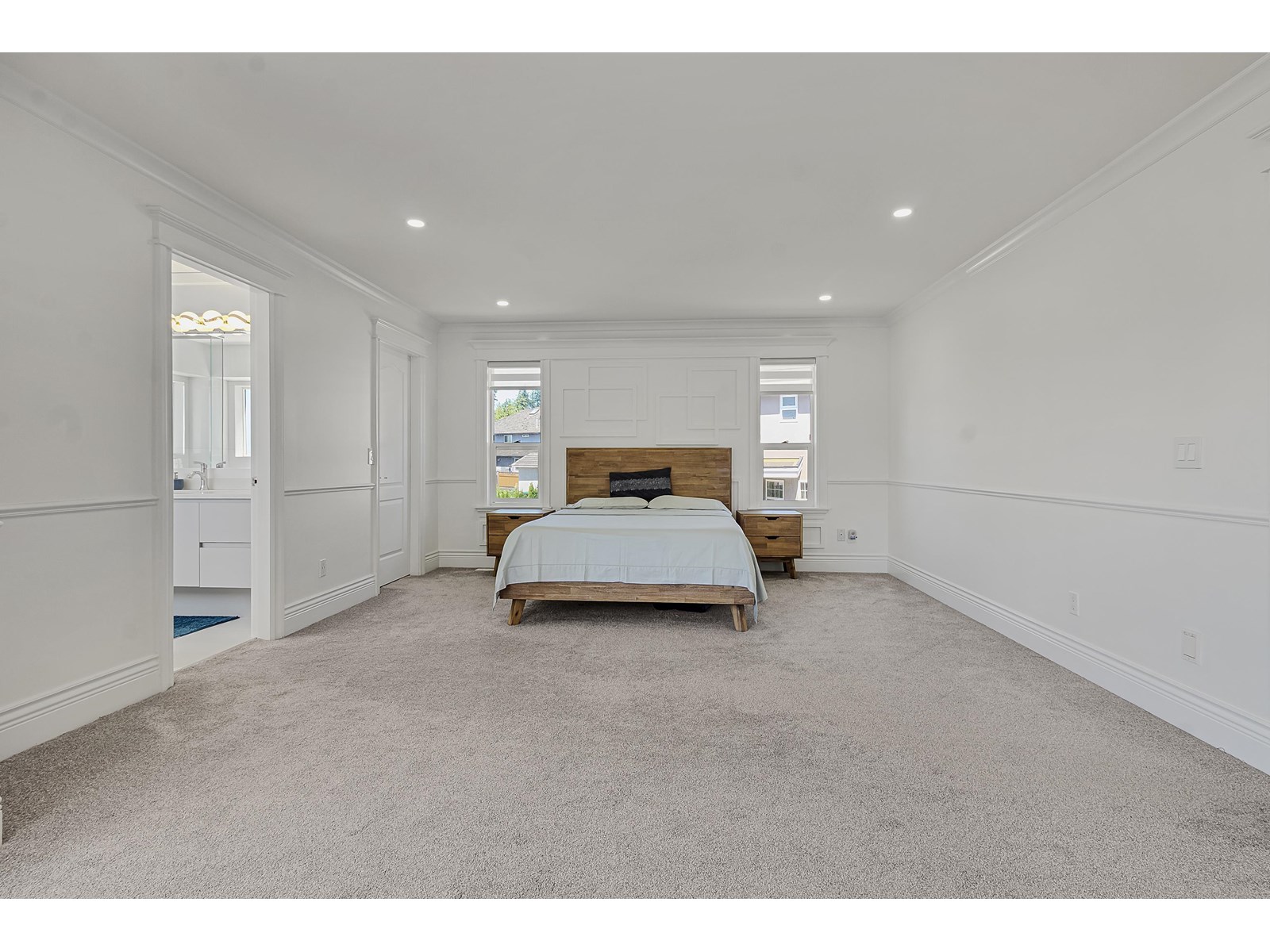 Photo 12 of 5733 W Kettle Crescent, Surrey BC