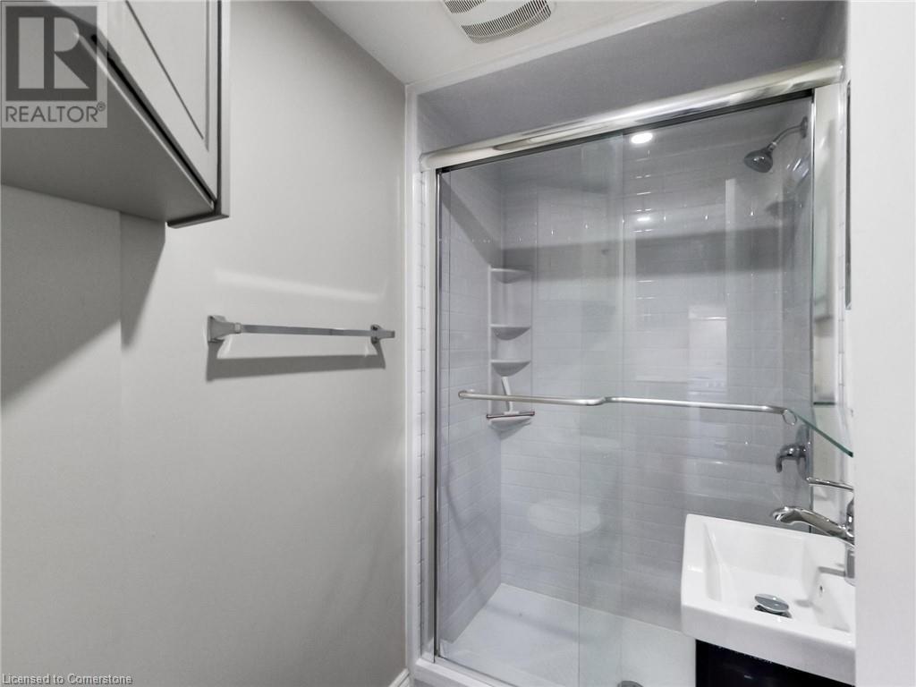 Photo 5 of 51 Augusta Street, Hamilton ON