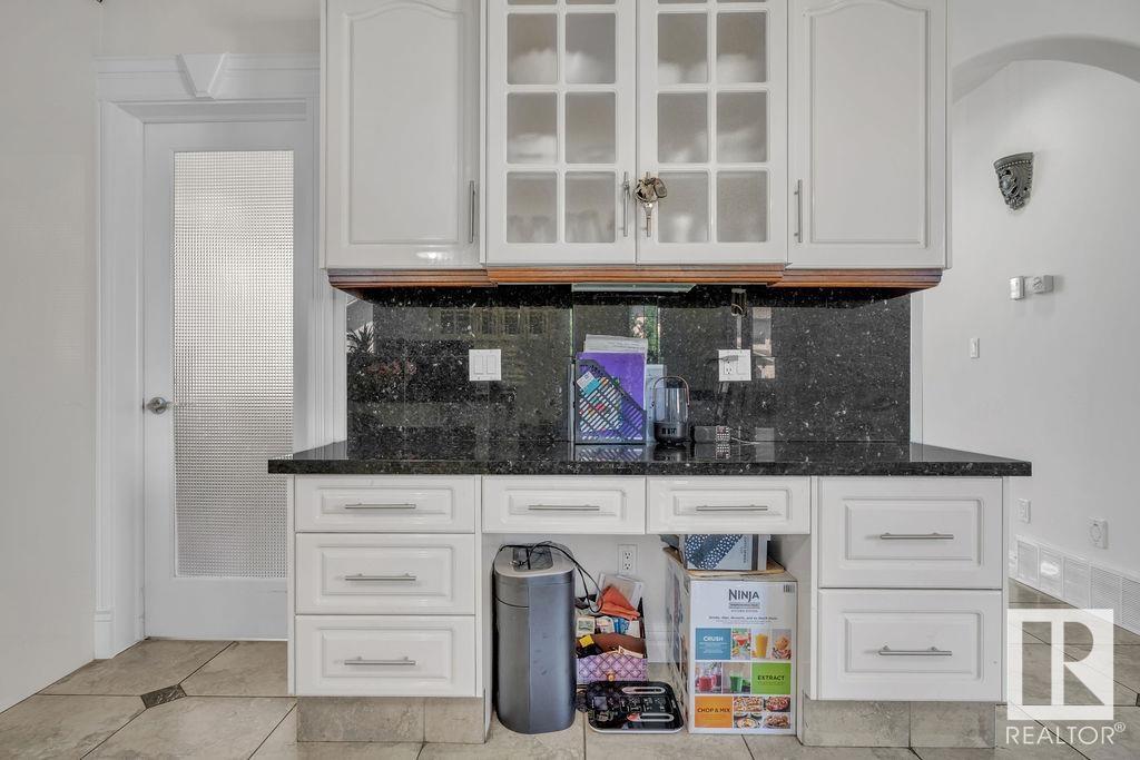 Photo 40 of 6724 12 Av Sw, Edmonton AB