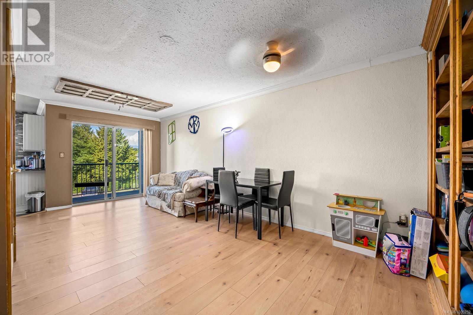 301 1050 Braidwood Rd, Courtenay