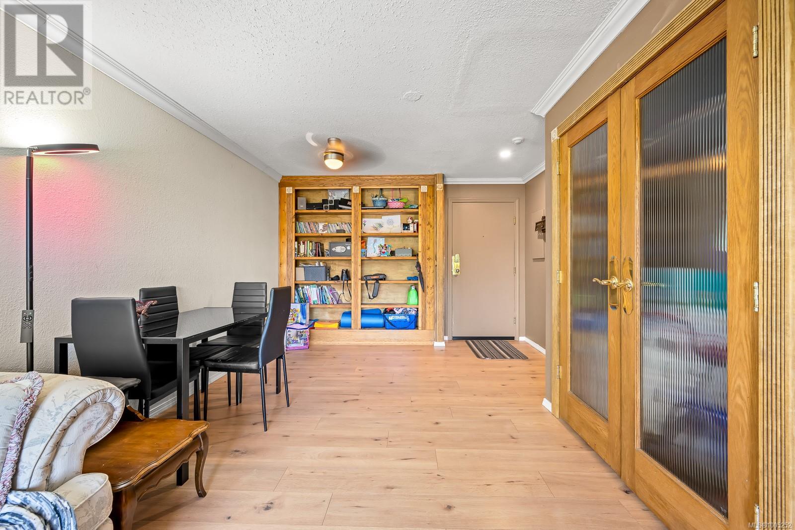 301 1050 Braidwood Rd, Courtenay