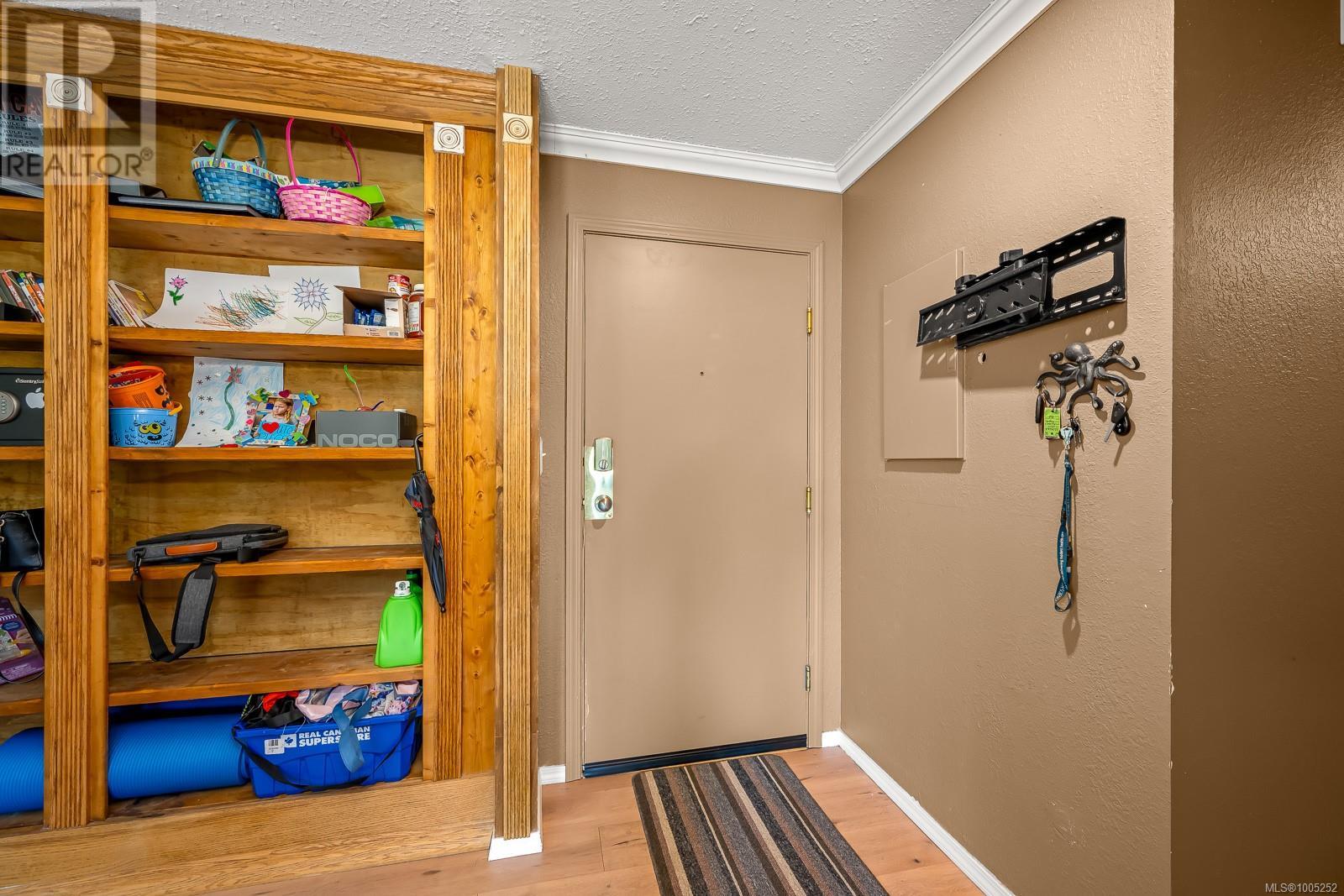 301 1050 Braidwood Rd, Courtenay