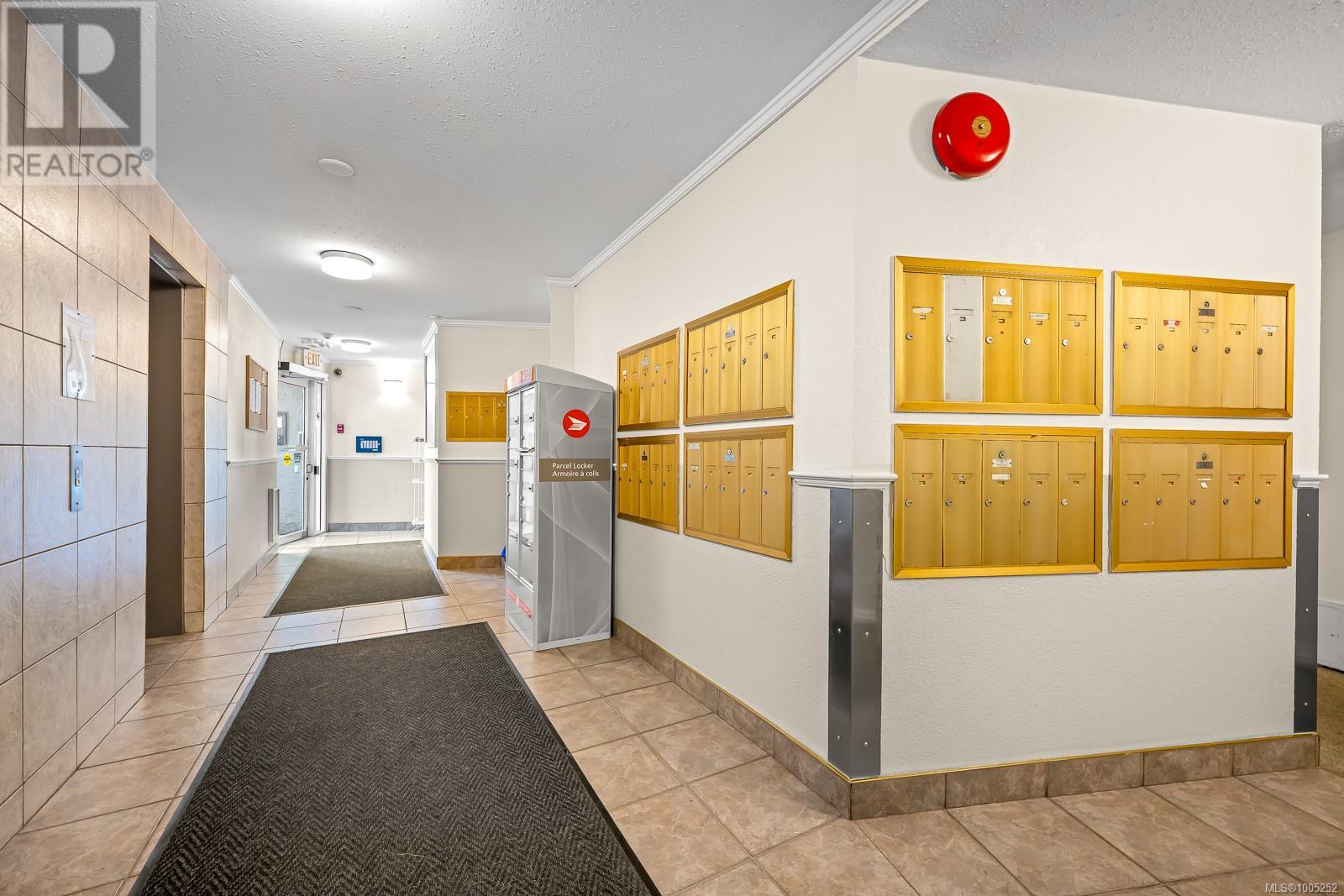 301 1050 Braidwood Rd, Courtenay