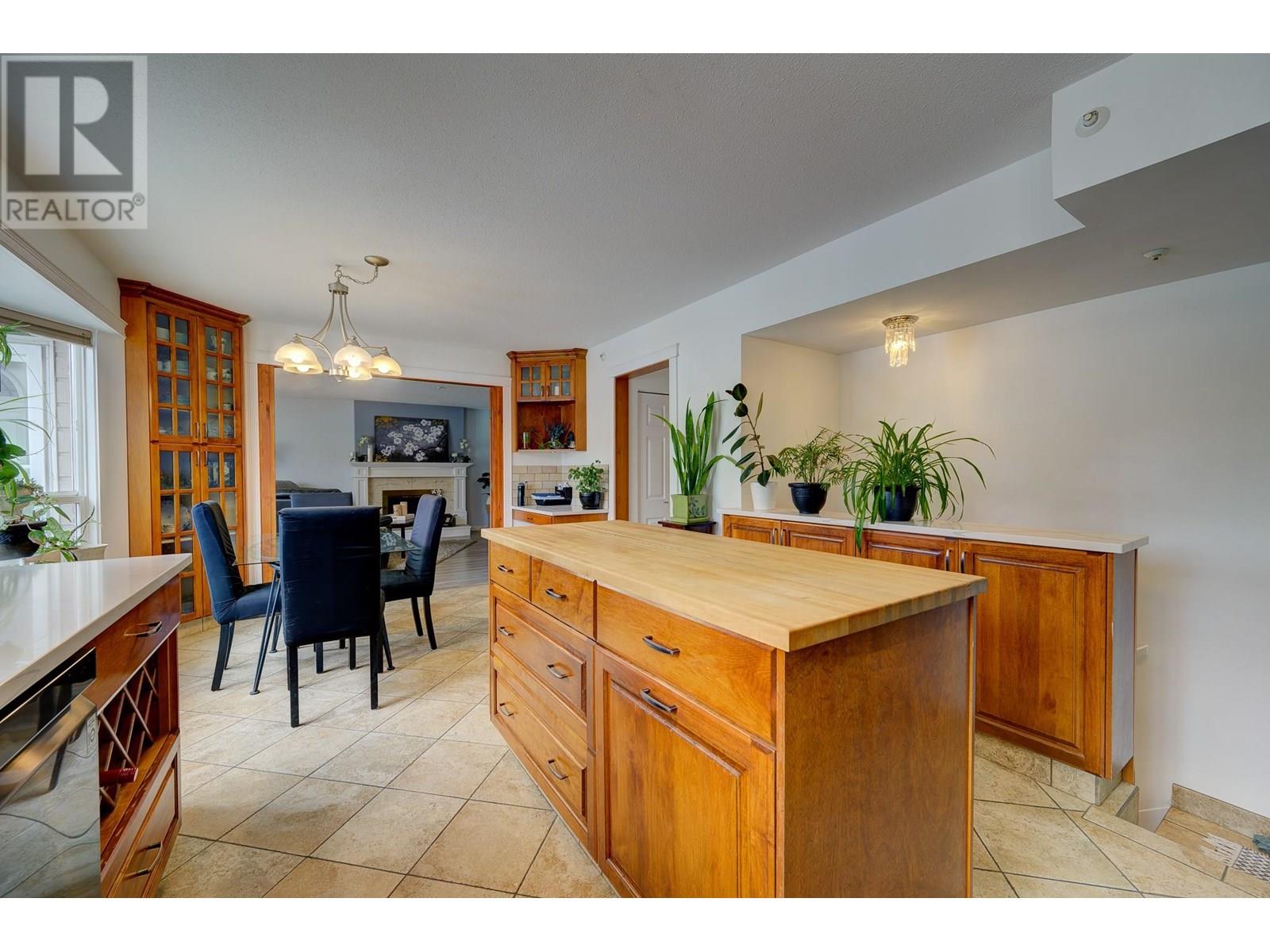2374 PARKCREST AVENUE - Image 12