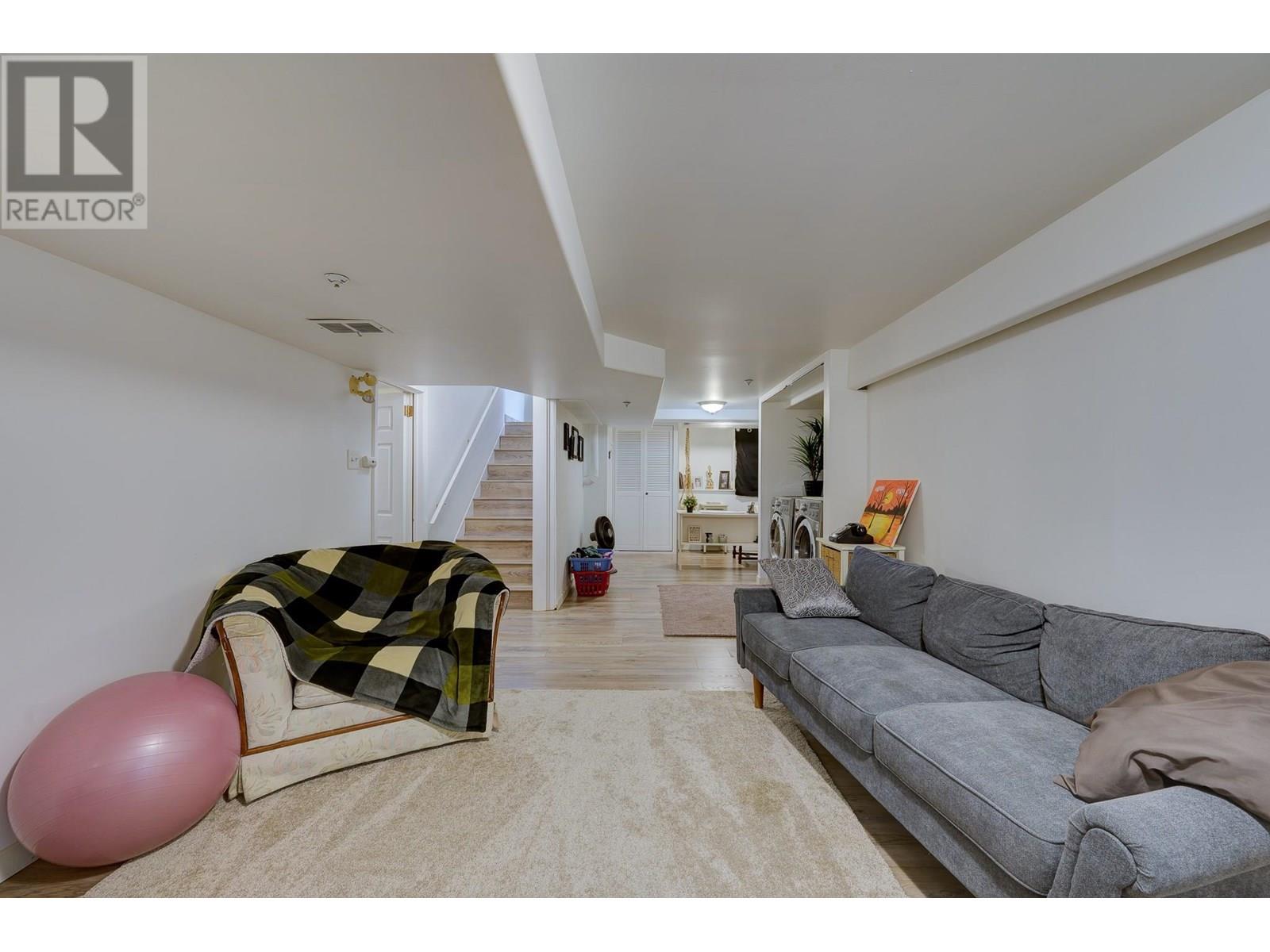 2374 PARKCREST AVENUE - Image 17
