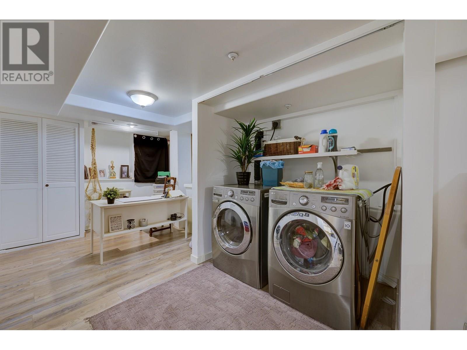2374 PARKCREST AVENUE - Image 18