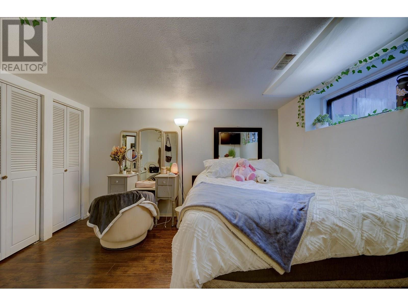 2374 PARKCREST AVENUE - Image 19