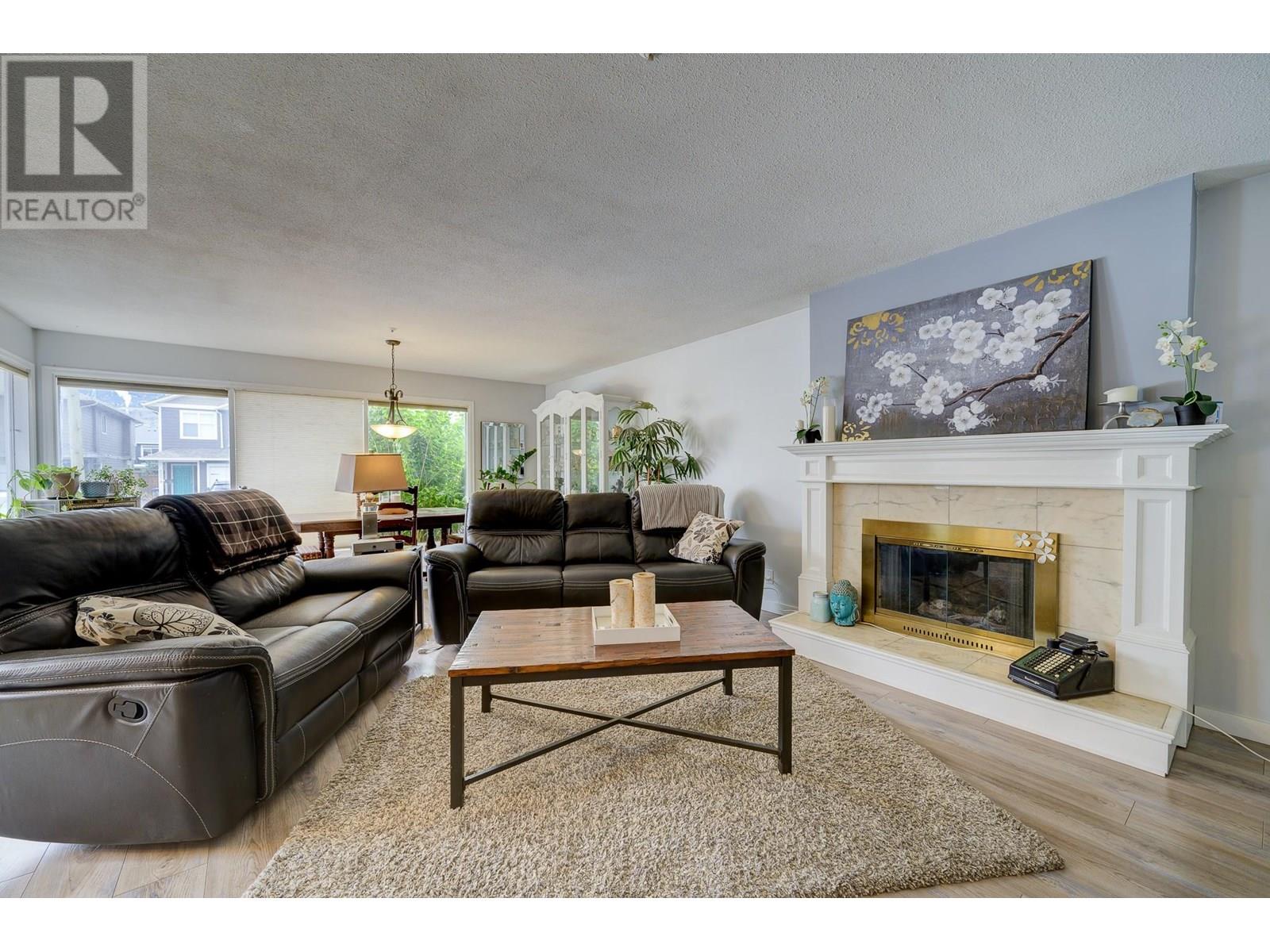 2374 PARKCREST AVENUE - Image 2