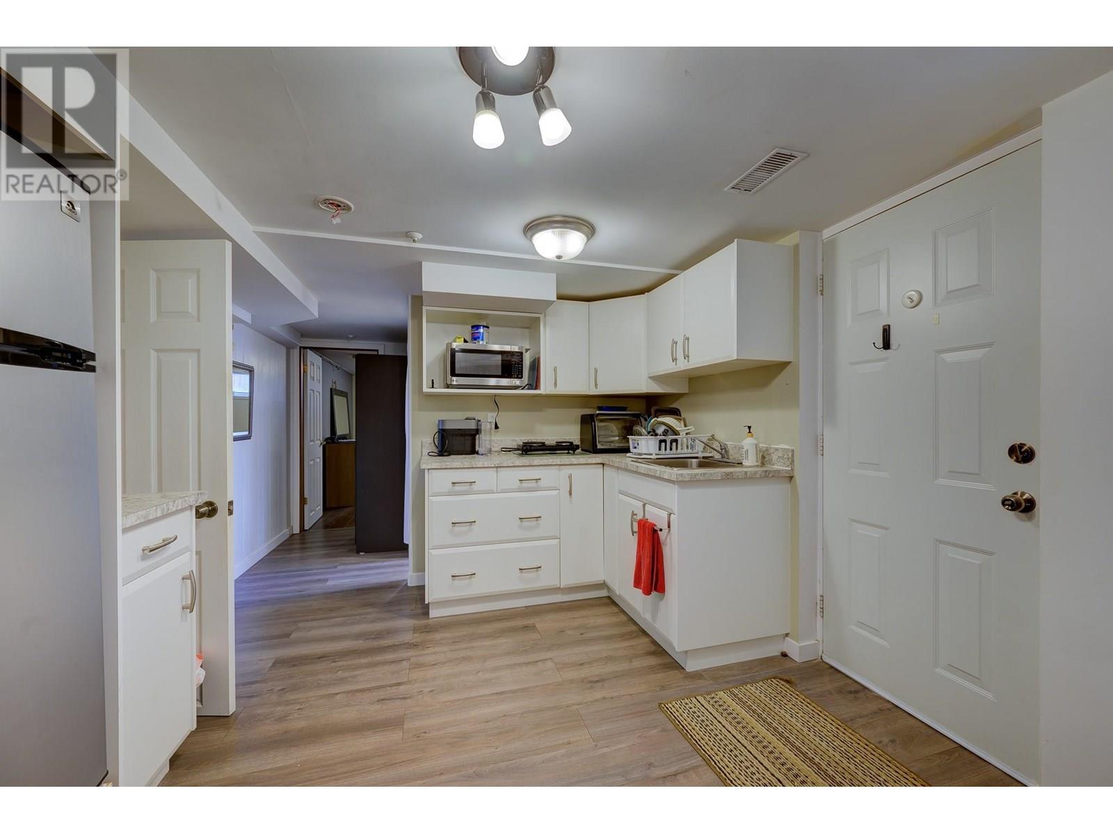 2374 PARKCREST AVENUE - Image 24