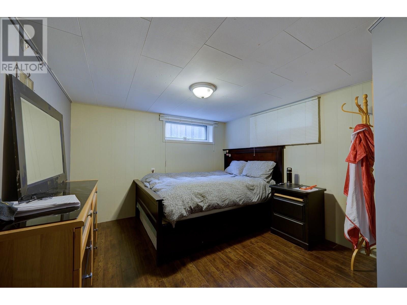 2374 PARKCREST AVENUE - Image 25