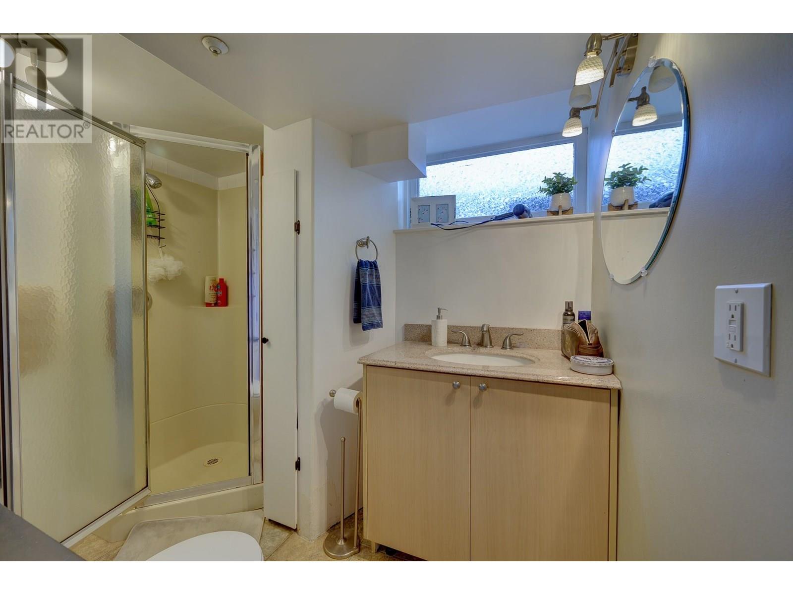2374 PARKCREST AVENUE - Image 26