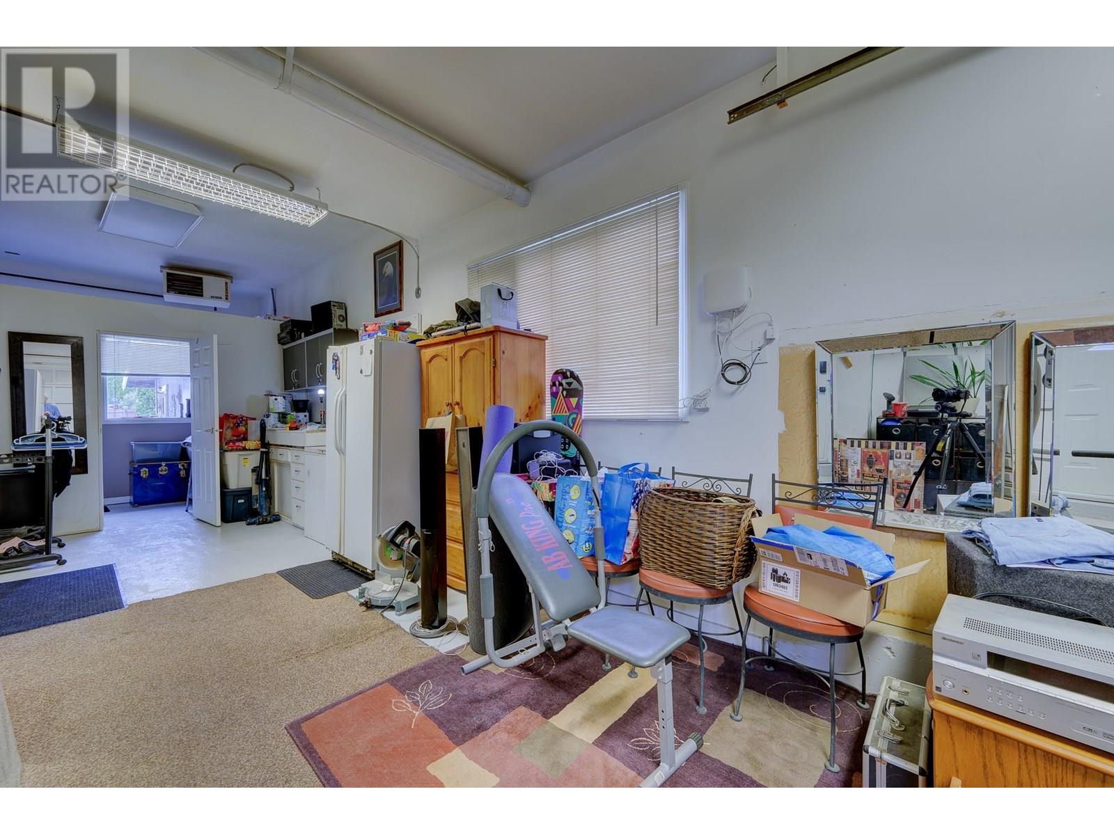 2374 PARKCREST AVENUE - Image 27