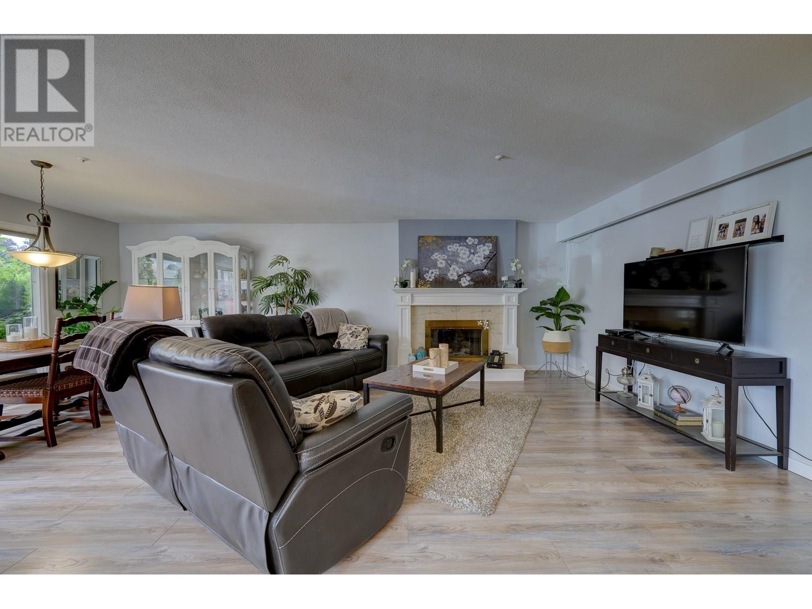 2374 PARKCREST AVENUE - Image 3