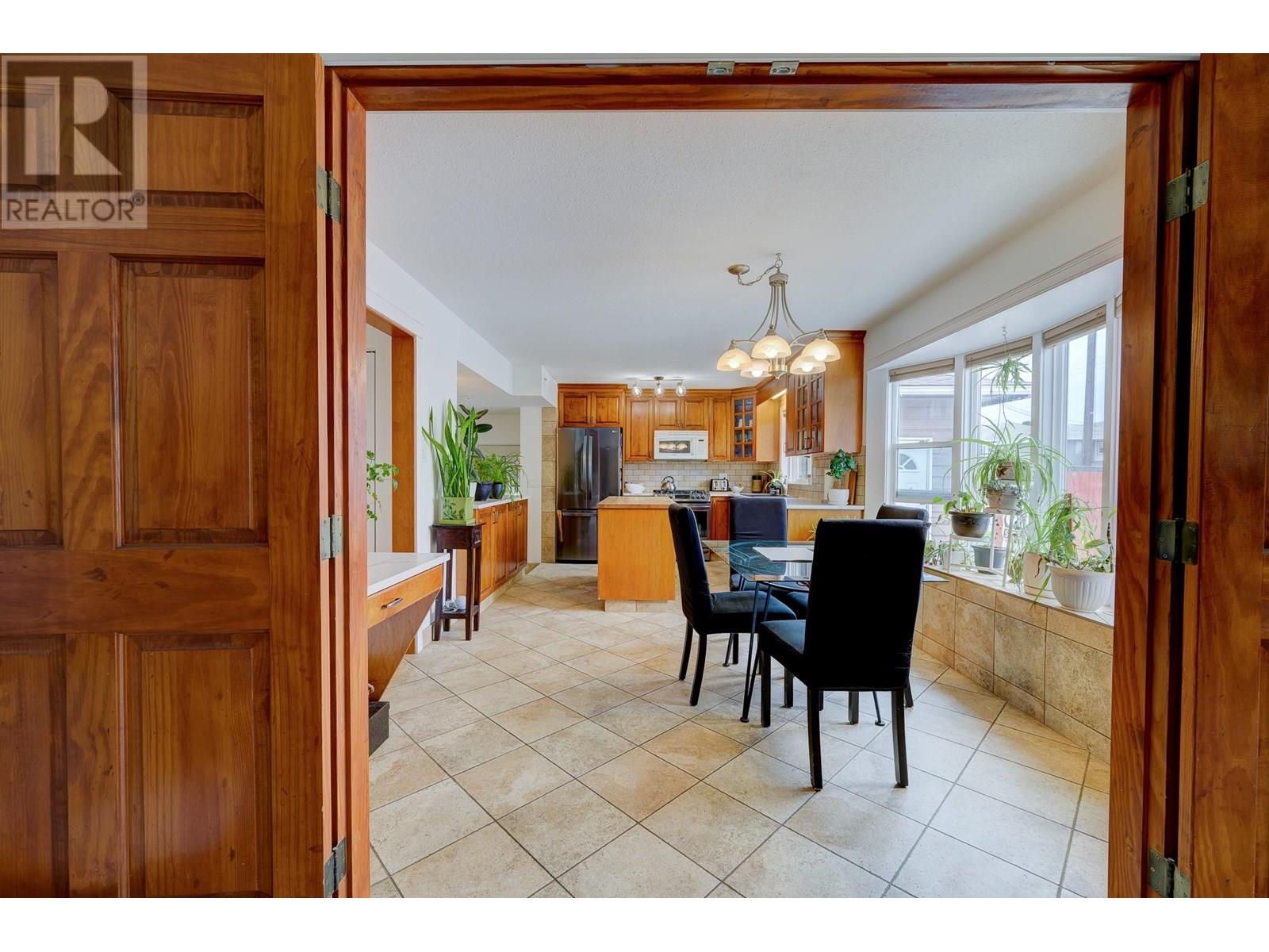 2374 PARKCREST AVENUE - Image 6
