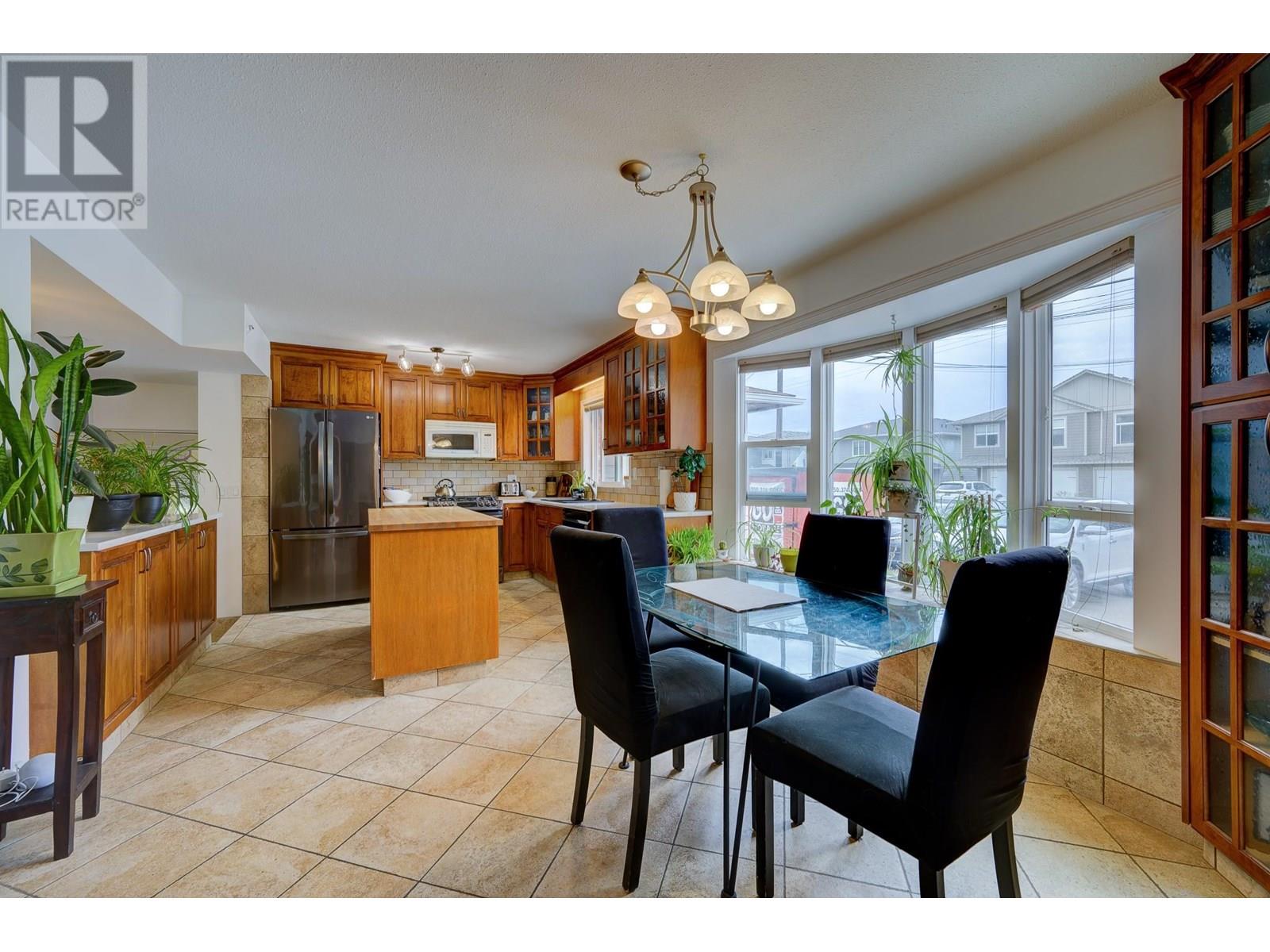 2374 PARKCREST AVENUE - Image 7
