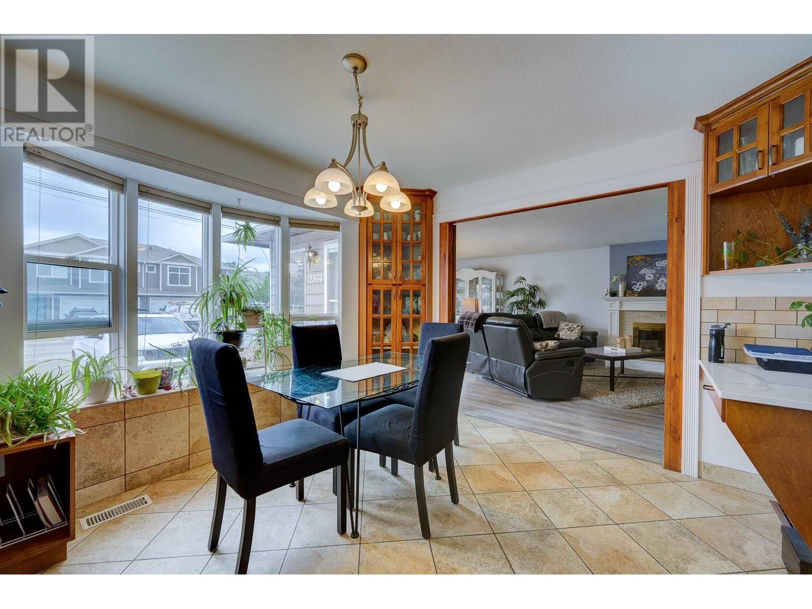 2374 PARKCREST AVENUE - Image 9