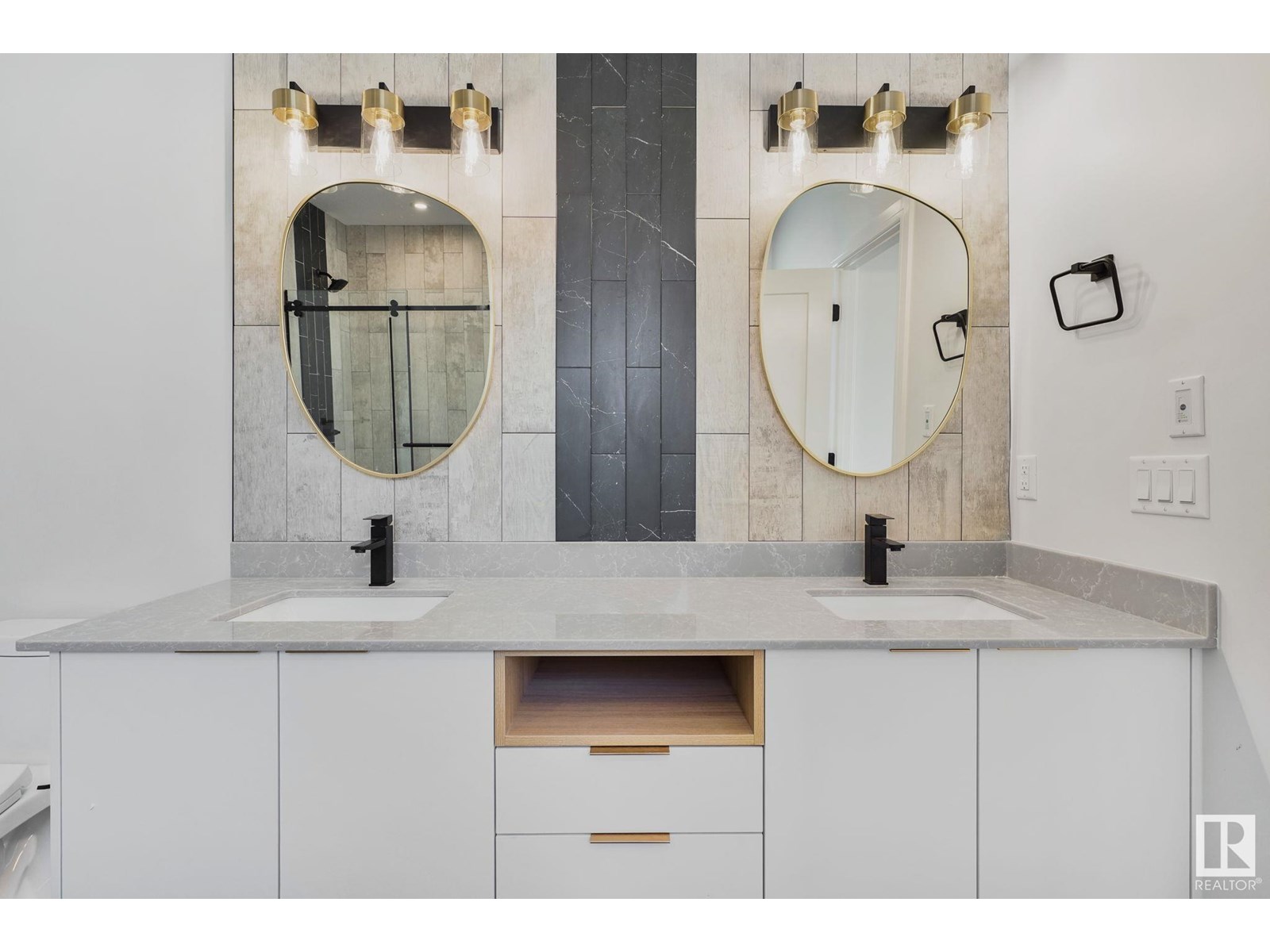 150 CREEKSIDE LANE LN, Leduc