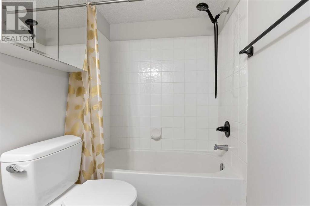 Single Family House for Sale in   Rocky Vista Park NW Rocky Ridge Calgary 
