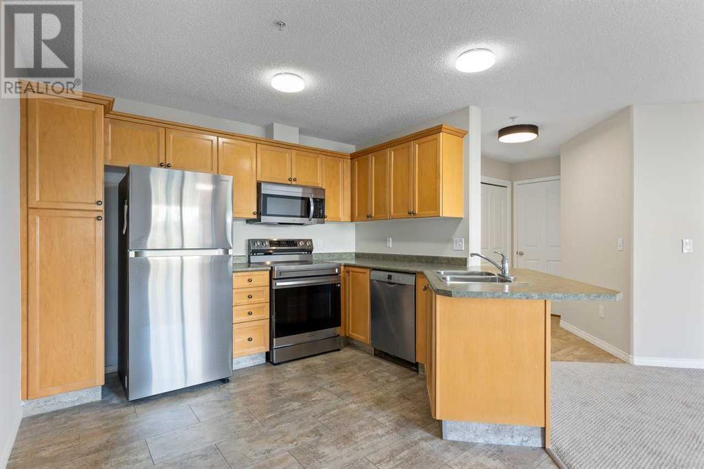 Single Family House for Sale in   Rocky Vista Park NW Rocky Ridge Calgary 