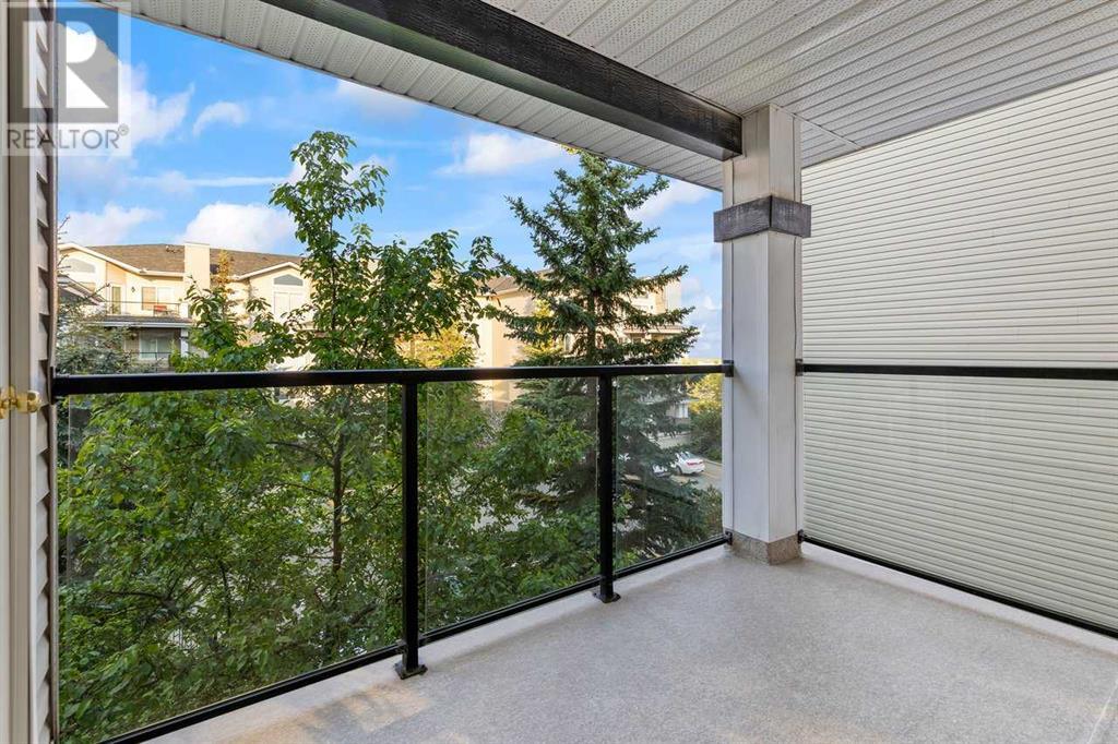Single Family House for Sale in   Rocky Vista Park NW Rocky Ridge Calgary 